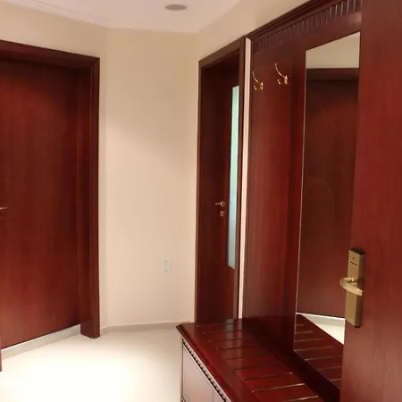 Bardarova Downtown バンスコ